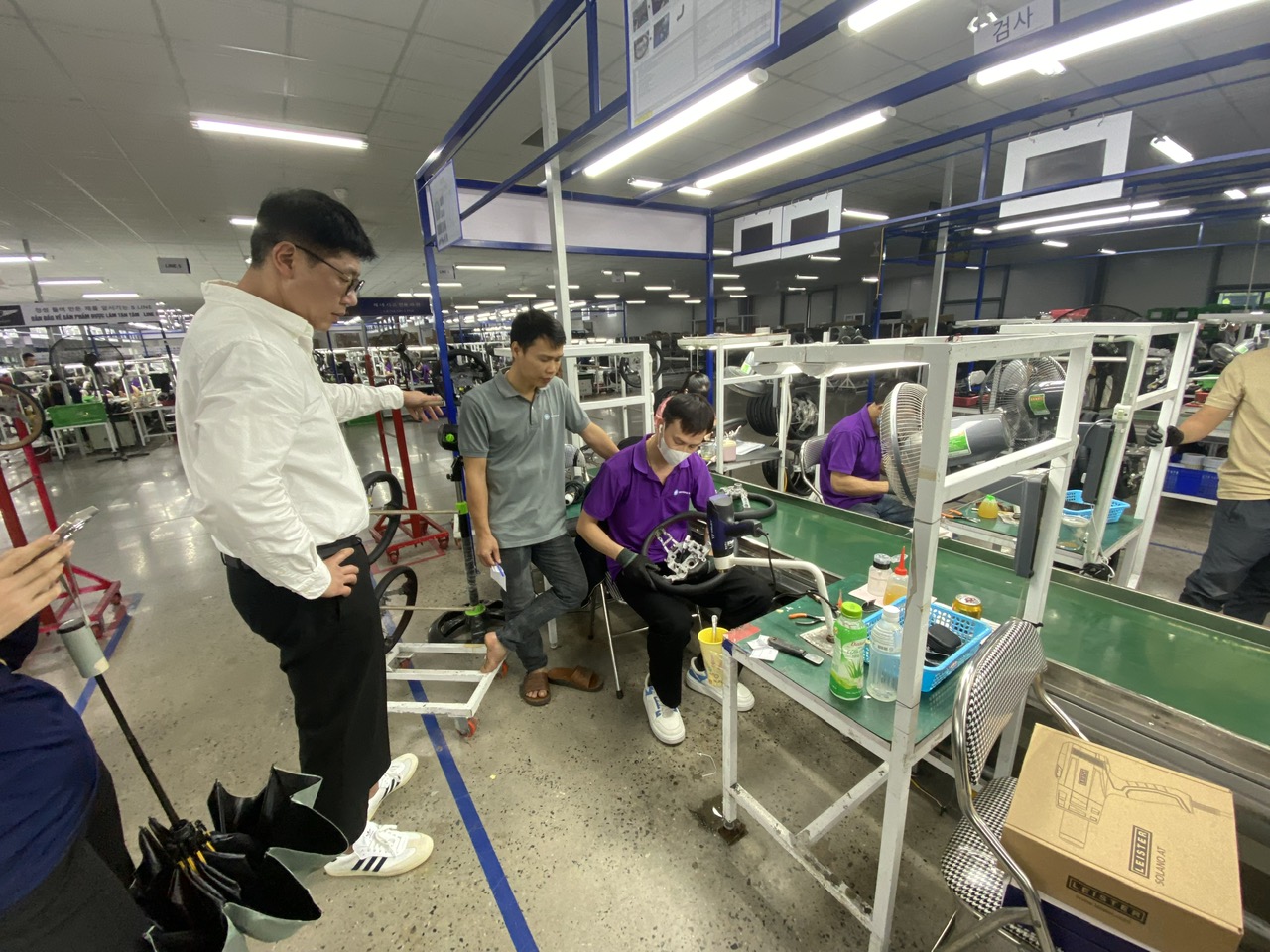 Ứng dụng máy khò Weldy trong bọc da vô lăng ô tô – Giải pháp hoàn thiện thẩm mỹ & độ bền vượt trội