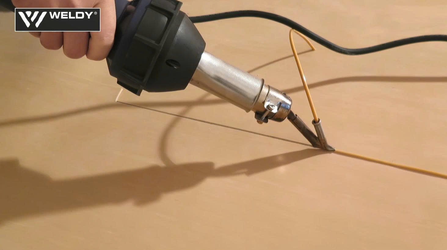 Máy hàn cầm tay Weldy - Giải pháp hàn sàn Vinyl chuyên nghiệp, bền đẹp