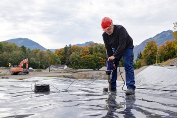 So sánh máy hàn Đùn Weldy Booster EX2/Ex3 với máy hàn Trung Quốc